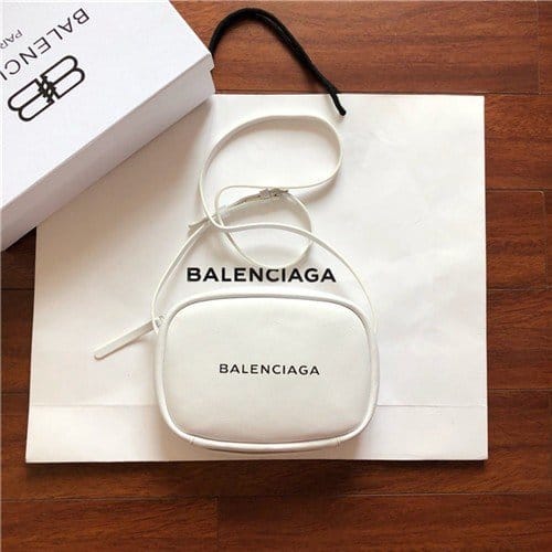 BALENCIAGA 발렌시아가 카메라백 25CM B70098-2 신상