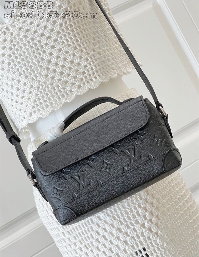 LOUIS VUITTON 루이비통 웨어러블 크로스백 M13888