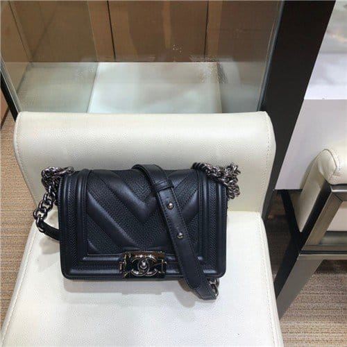 CHANEL 샤넬 보이백 20CM A067085