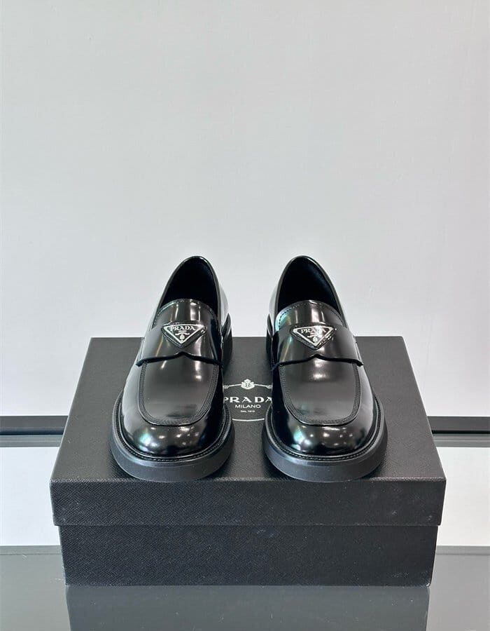 PRADA 프라다 남성용 로퍼 P44523-2 2024/신상 2COLOR