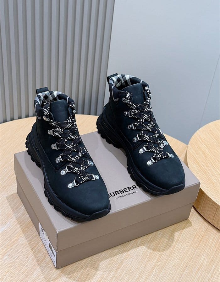 BURBERRY 버버리 남성용 스니커즈 B68434-1 2024/신상 2COLOR