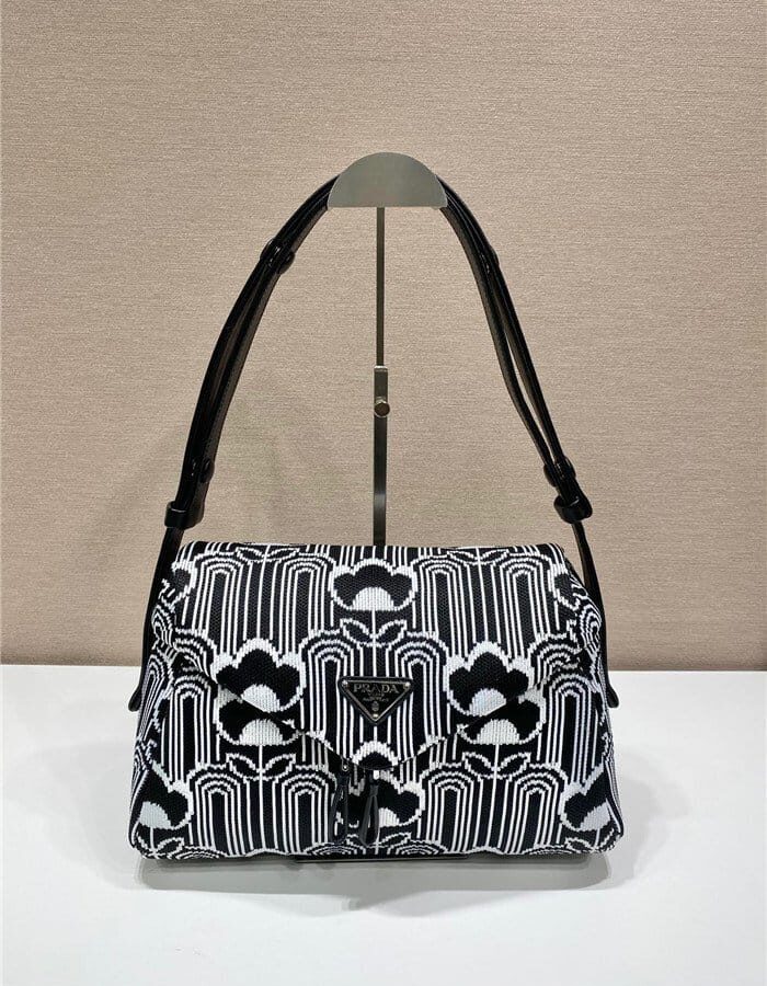 PRADA 프라다 시뇨백 1BC165 2COLOR