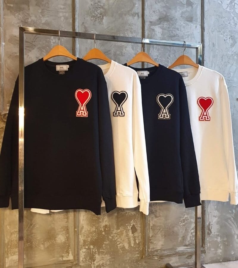 AMI 아미 빅하트 패치 맨투맨