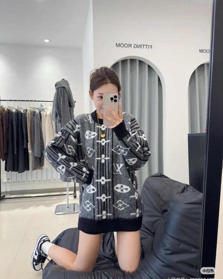 LOUIS VUITTON 루이비통 빅 모노그램 스트라이프 니트