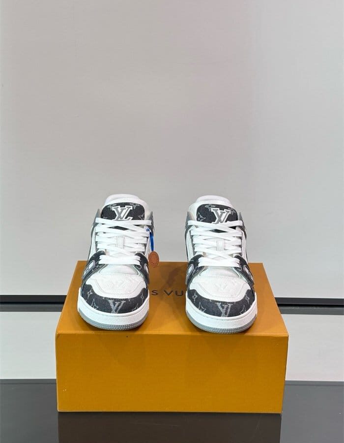 LOUIS VUITTON 루이비통 남여공용 스니커즈 L93220-2