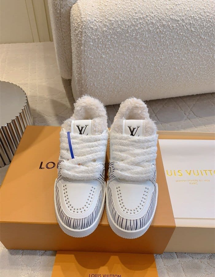 LOUIS VUITTON 루이비통 남여공용 스니커즈 L94229-1 2024/신상 2COLOR