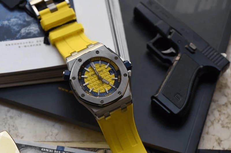 AUDEMARS PIGUET 오데마피게 로얄오크 오프쇼어 다이버 옐로우 러버밴드