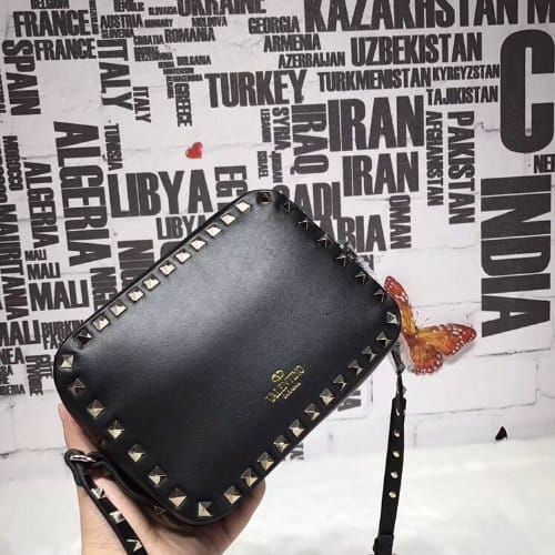 VALENTNIO 발렌티노 락스터드 크로스백 20CM V50162