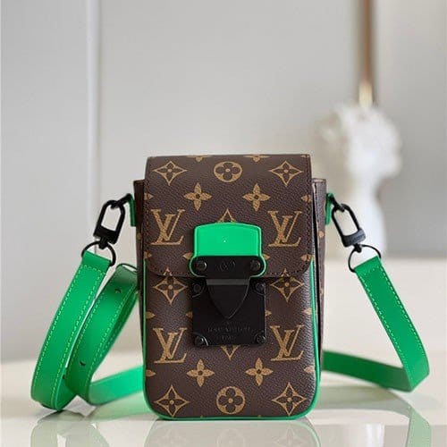 LOUIS VUITTON 루이비통 S락 버티컬 웨어러블 월릿 M81522