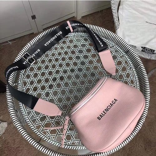 BALENCIAGA 발렌시아가 레더 크로스백 24cm