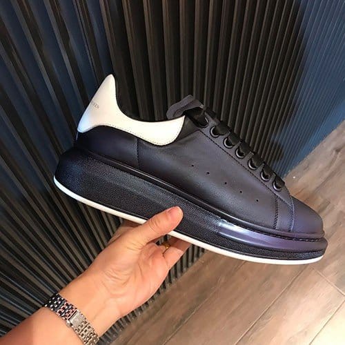ALEXANDER MCQUEEN 알렉산더맥퀸 남여공용 스니커즈