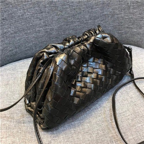 BOTTEGA VENETA 보테가베네타 버터카프 더 파우치백 BV2300-1