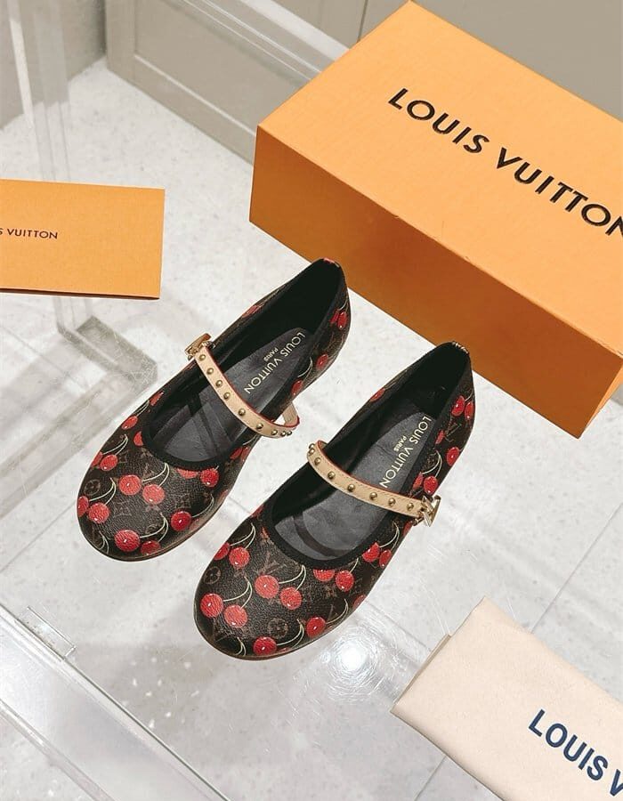 LOUIS VUITTON 루이비통 여성용 단화 L76272 2COLOR