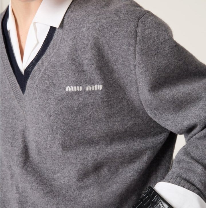 MIUMIU 미우미우 울 더블 니트 2COLOR