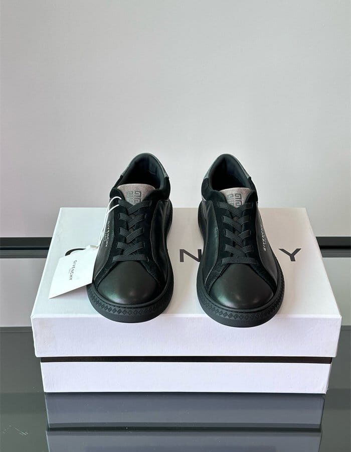 GIVENCHY 지방시 남성용 스니커즈 G87785-2 2024/신상 2COLOR
