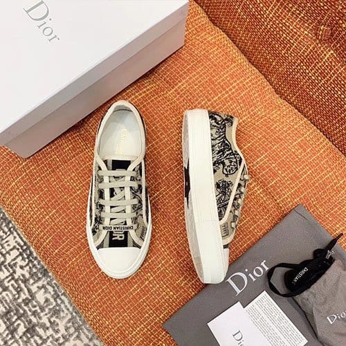 DIOR 디올 워크앤디올 M2774-6