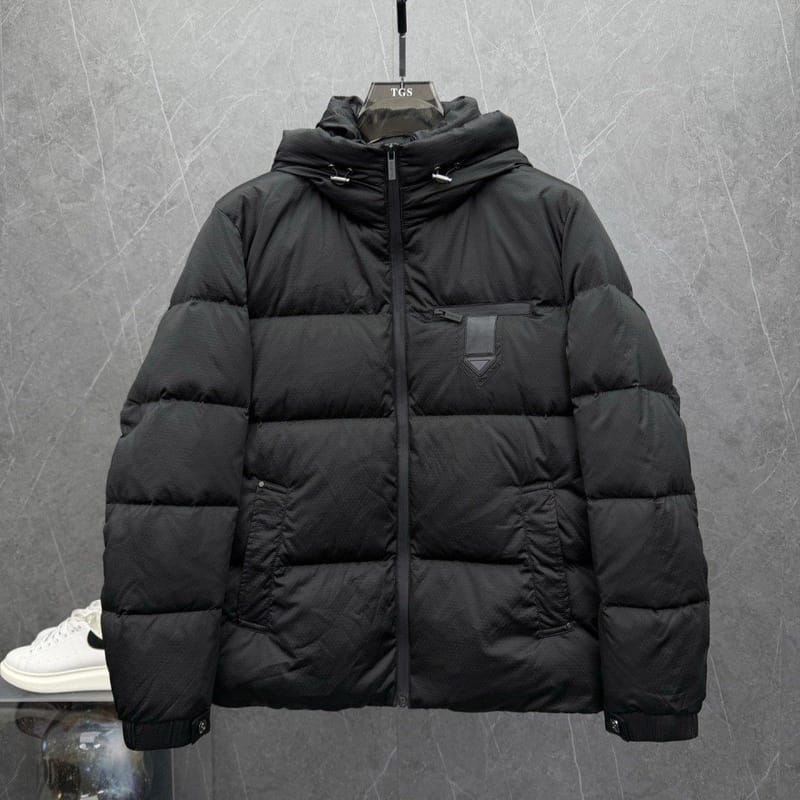 PRADA 프라다 파리스 트라이앵글 탭 후드 다운 자켓