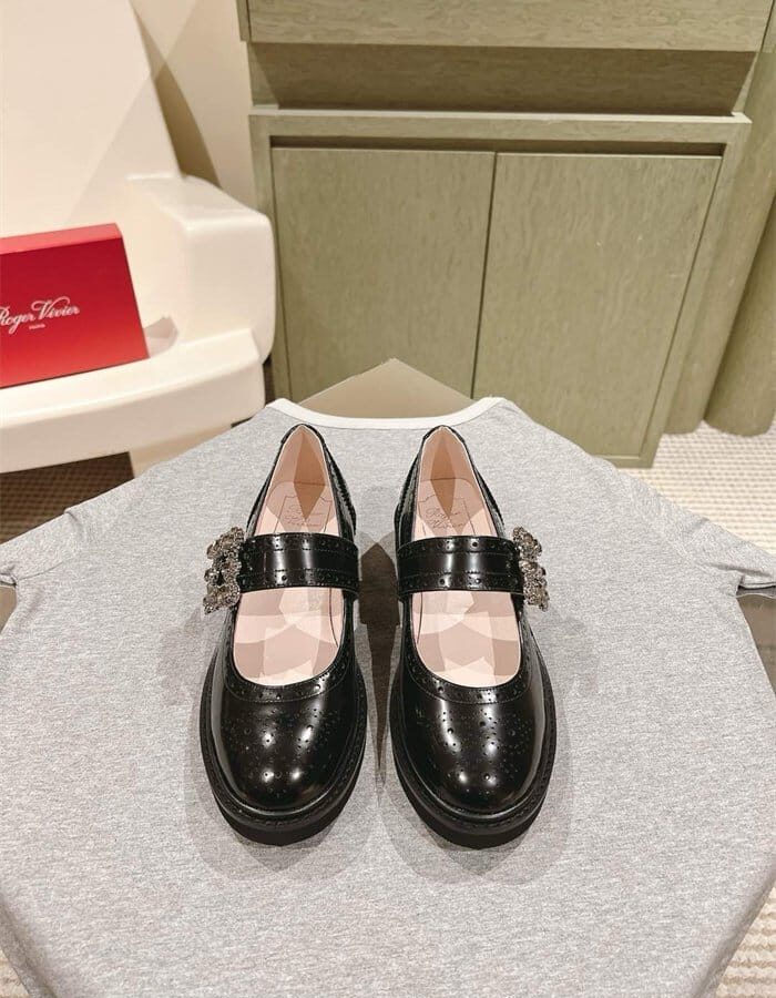 ROGER VIVIER 로저비비에 여성용 로퍼 R87378-2 2024/신상 2COLOR