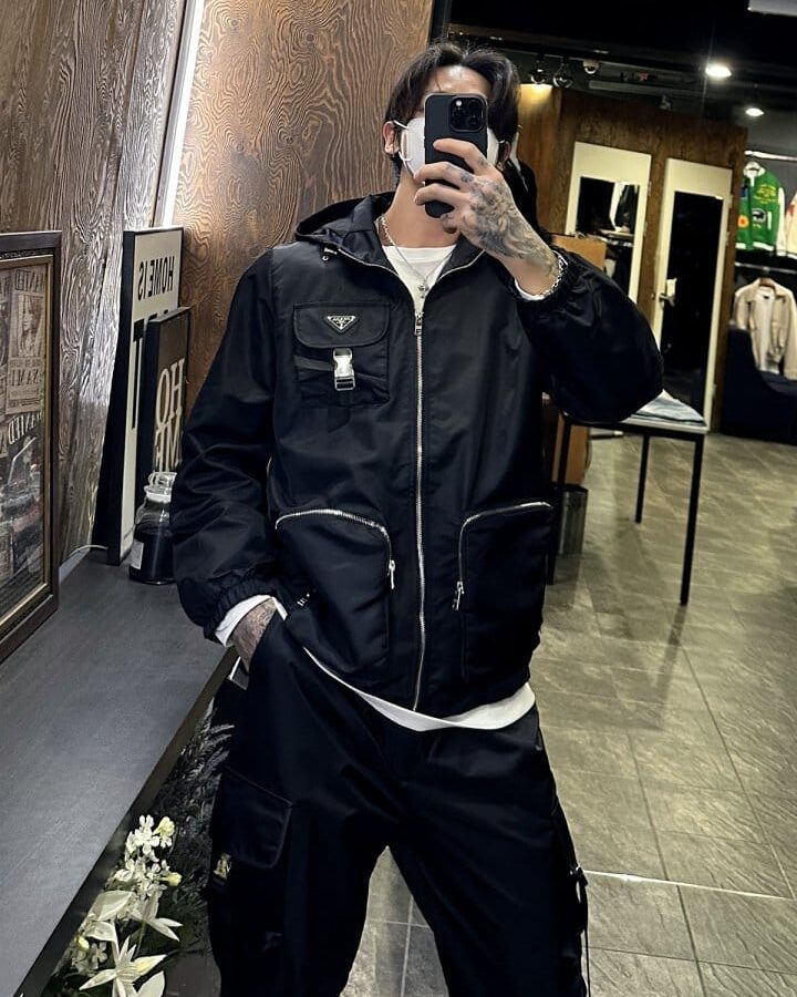 PRADA 프라다 리나일론 멀티 지퍼 포켓 후드 자켓