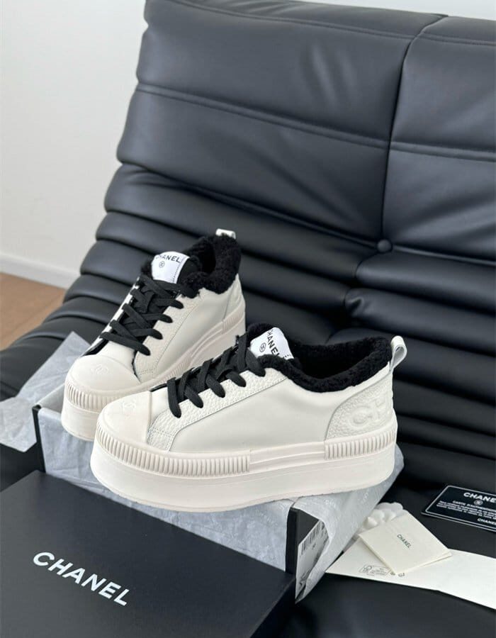 CHANEL 샤넬 여성용 스니커즈 C62595-1 2024/신상 2COLOR