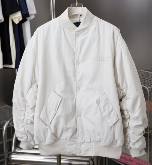 BALENCIAGA 발렌시아가 자수 로고 셔링 봄버 자켓 2COLOR