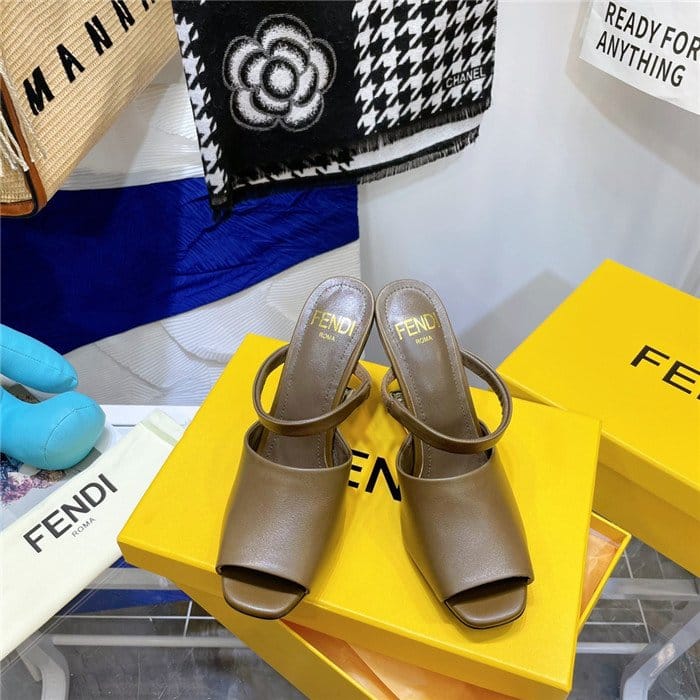 FENDI 펜디 여성용 샌들 (굽높이8CM) F32105
