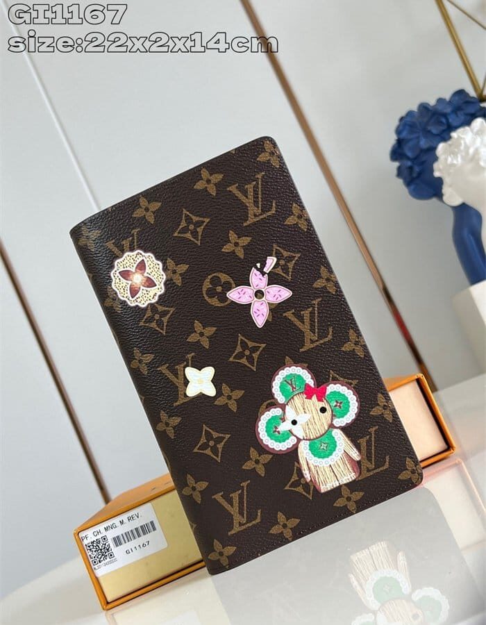 LOUIS VUITTON 루이비통 에밀리 노트북 커버 MM GI1167 2024/신상