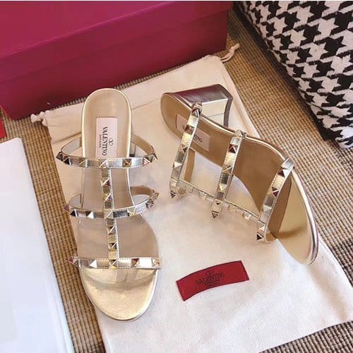 VALENTINO 발렌티노 락스터드 샌들힐 6cm M1347-12