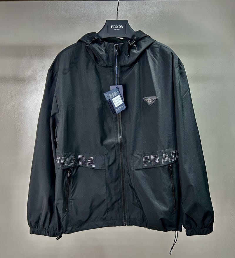 PRADA 프라다 삼각로고 바람막이