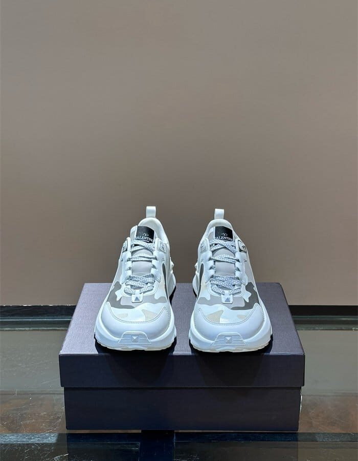 VALENTNIO 발렌티노 남성용 스니커즈 V99668-2 2024/신상 2COLOR