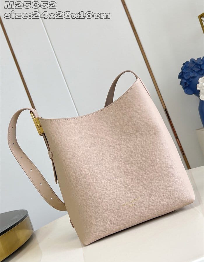 LOUIS VUITTON 루이비통 로우 키 호보 숄더백 PM M25352