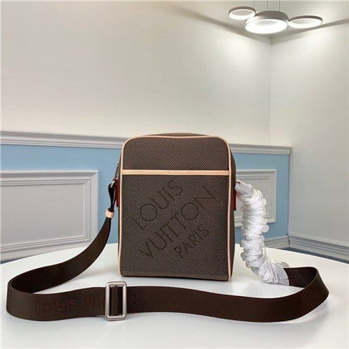 LOUIS VUITTON 루이비통 남성용 숄더백 M93223