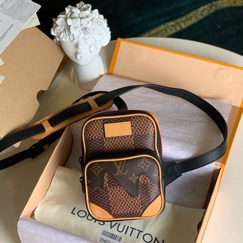 LOUIS VUITTON 루이비통 NIGO 콜라보 힙색 M55457 2020/신상
