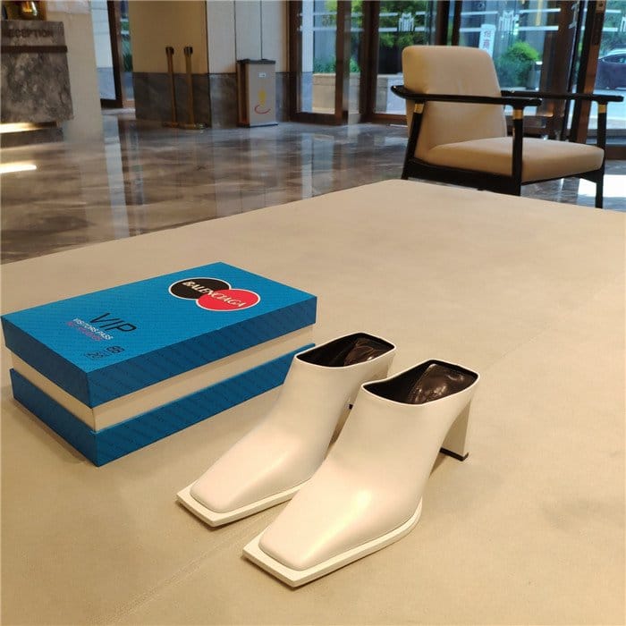 BALENCIAGA 발렌시아가 뮬 슬리퍼 B17999-4 2020/신상