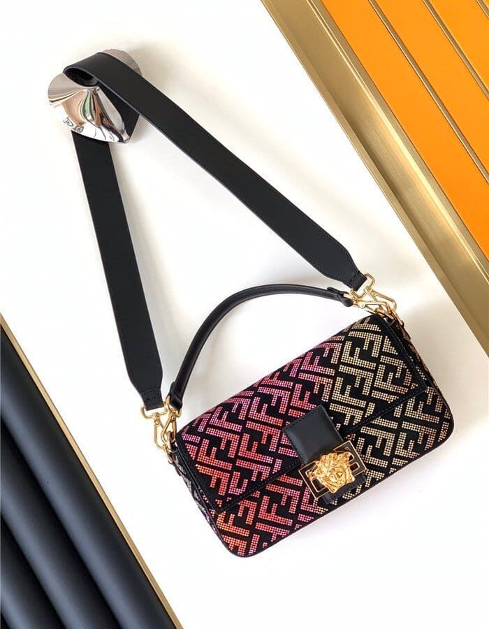 FENDI 펜디 X 베르사체 콜라보 바케트백 F8802