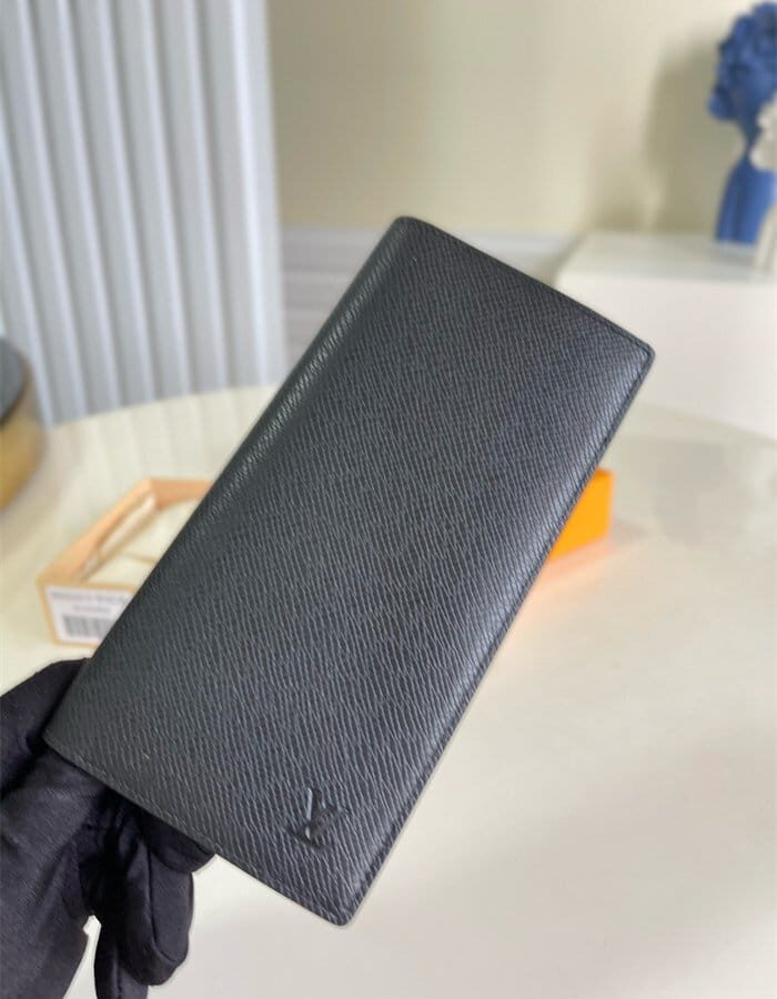 LOUIS VUITTON 루이비통 장지갑 M31079 2024/신상