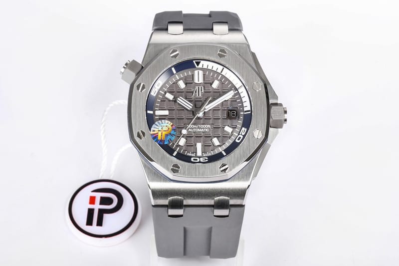 AUDEMARS PIGUET 오데마피게 로얄오크 오프쇼어 그레이 15720ST