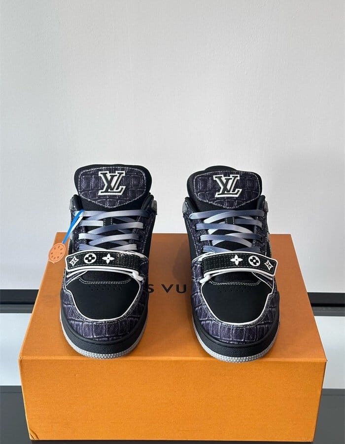 LOUIS VUITTON 루이비통 남성용 스니커즈 L26549-1 2024/신상 2COLOR