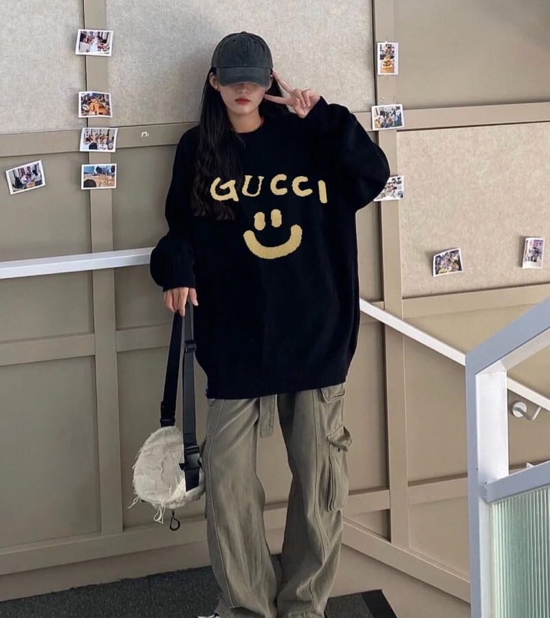 GUCCI 구찌 핸드드로잉 스마일 니트