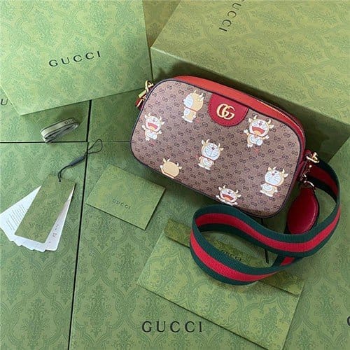 GUCCI 구찌 GG 수프림 메신저백 574886 2021/신상