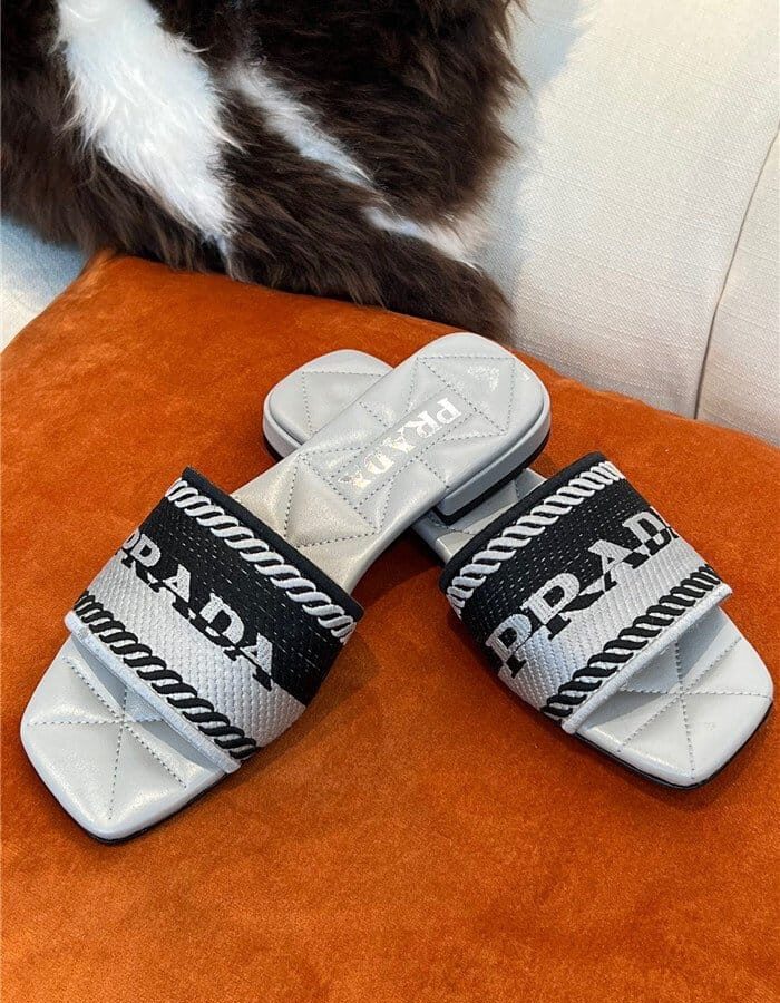 PRADA 프라다 여성용 슬리퍼 P21540 2COLOR