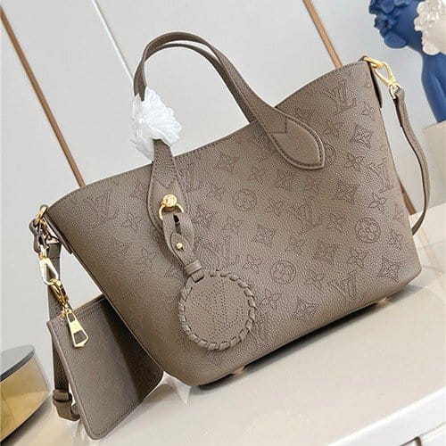 LOUIS VUITTON 루이비통 블라썸 갈렛 PM M21849