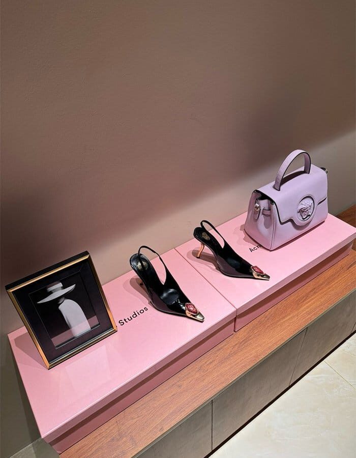 SAINT LAURENT 생로랑 여성용 샌들 (굽높이10.5CM) Y68676 2024/신상