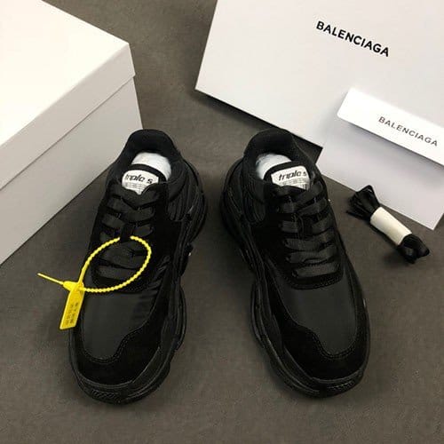 BALENCIAGA 발렌시아가 트리플S 남여공용 스니커즈 A717638380