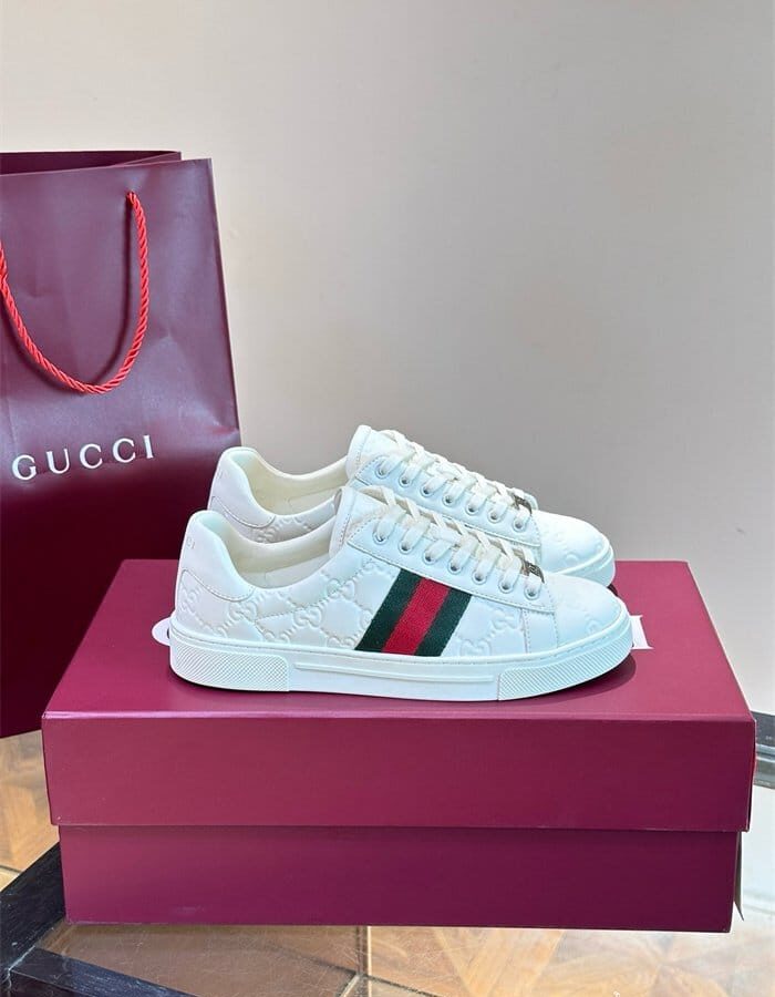 GUCCI 구찌 남여공용 스니커즈 G89725 2024/신상