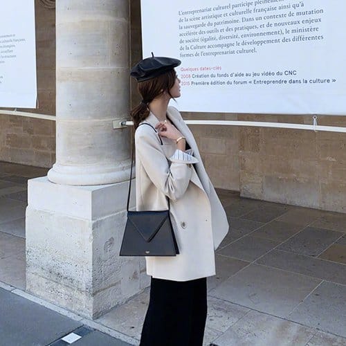 CELINE 셀린느 트라이앵글백 C339471-1