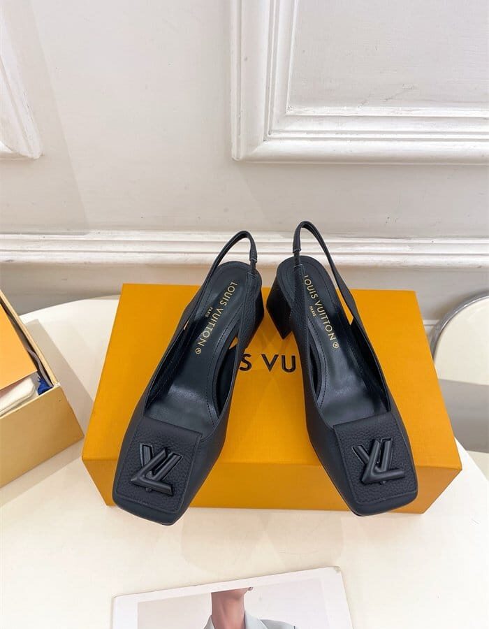 LOUIS VUITTON 루이비통 여성용 샌들 L18433