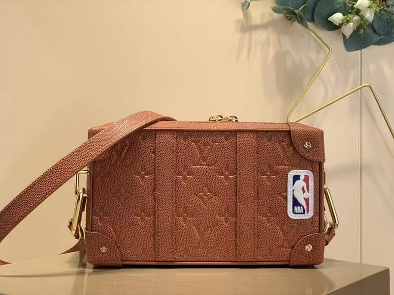 LOUIS VUITTON 루이비통 NBA 소프트 트렁크 월릿 M80549