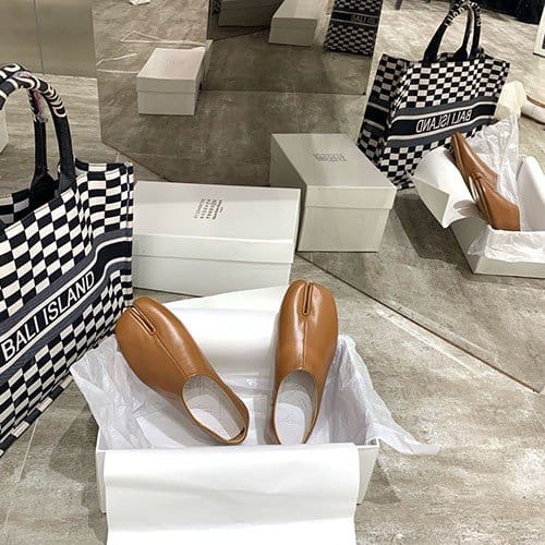 MAISON MARGIELA 메종마르지엘라 남여공용 단화봄신상