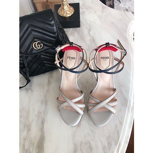 FENDI 펜디 샌들힐
